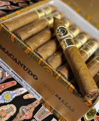 MACANUDO GOLD LABEL PYRAMID